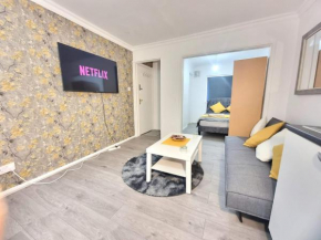 Stevenage Studios - Superior Suite